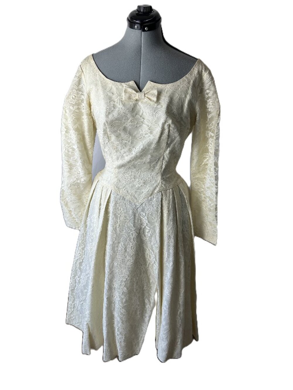 Distinctively Yours Vintage Lace Bridal Gown Midi Bow M 60's Ivory